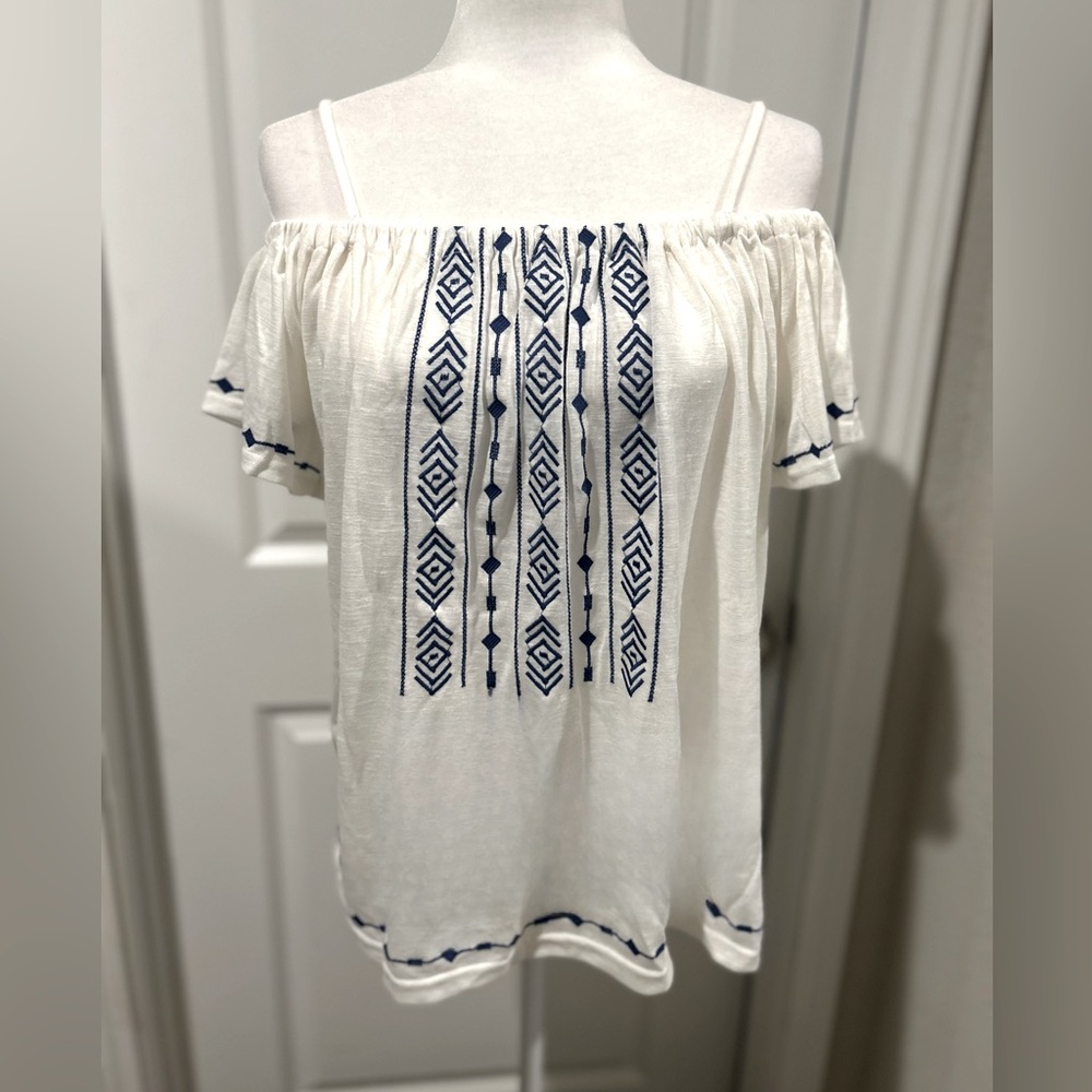 Kori America off shoulder top white and blue embroidered print small nwt